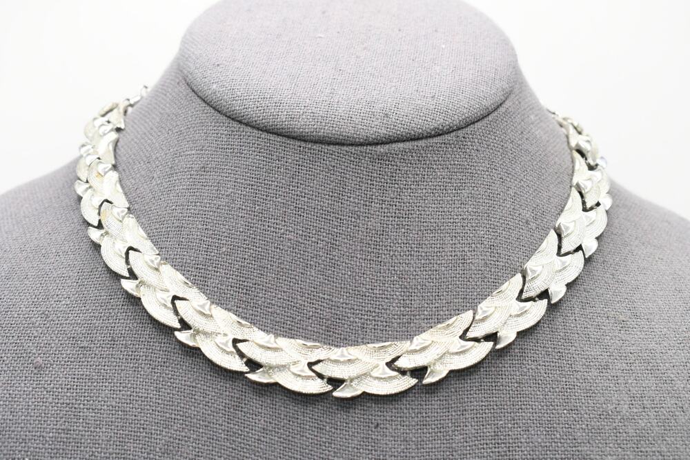 Vintage Coro Silver Tone Choker Necklace Textured Link 16.5” Extender